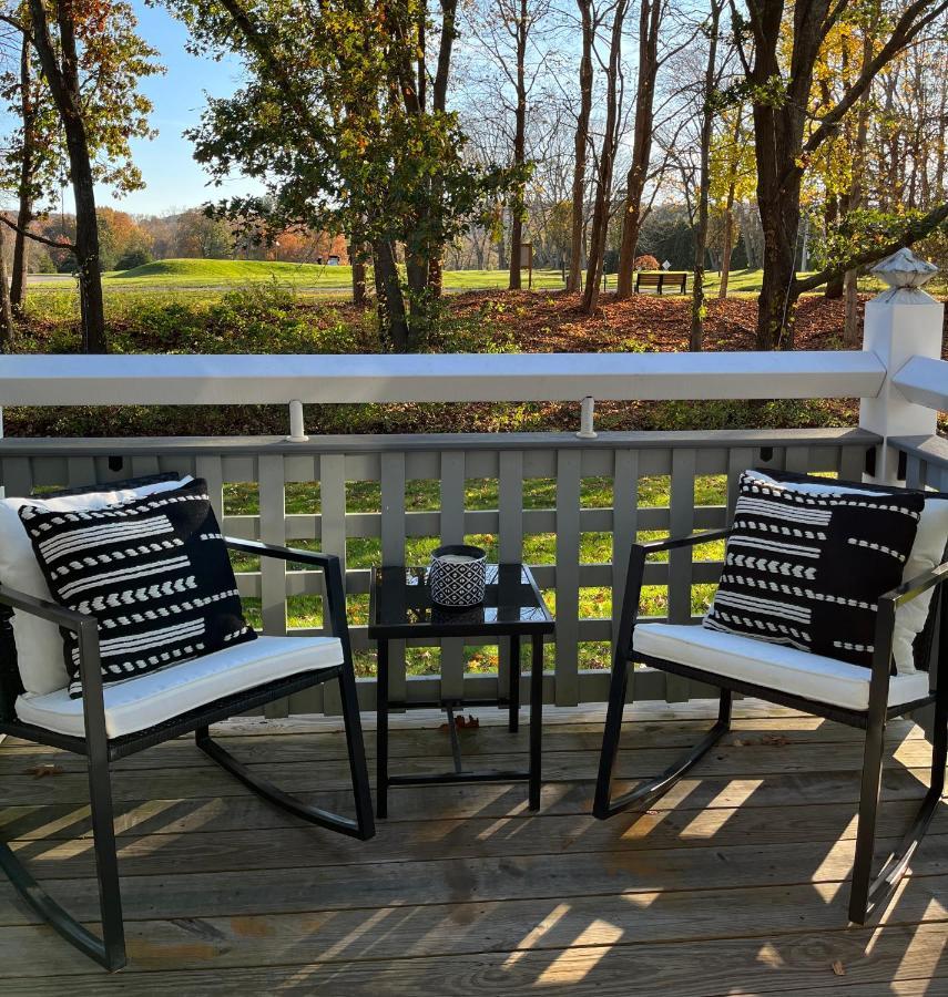 Getaway Villa- 3 Mins To Mohegan- Fully Stocked With Two Full Beds & Fireplace- Jacuzzi, Saltwater Pools, Sauna 노위치 외부 사진