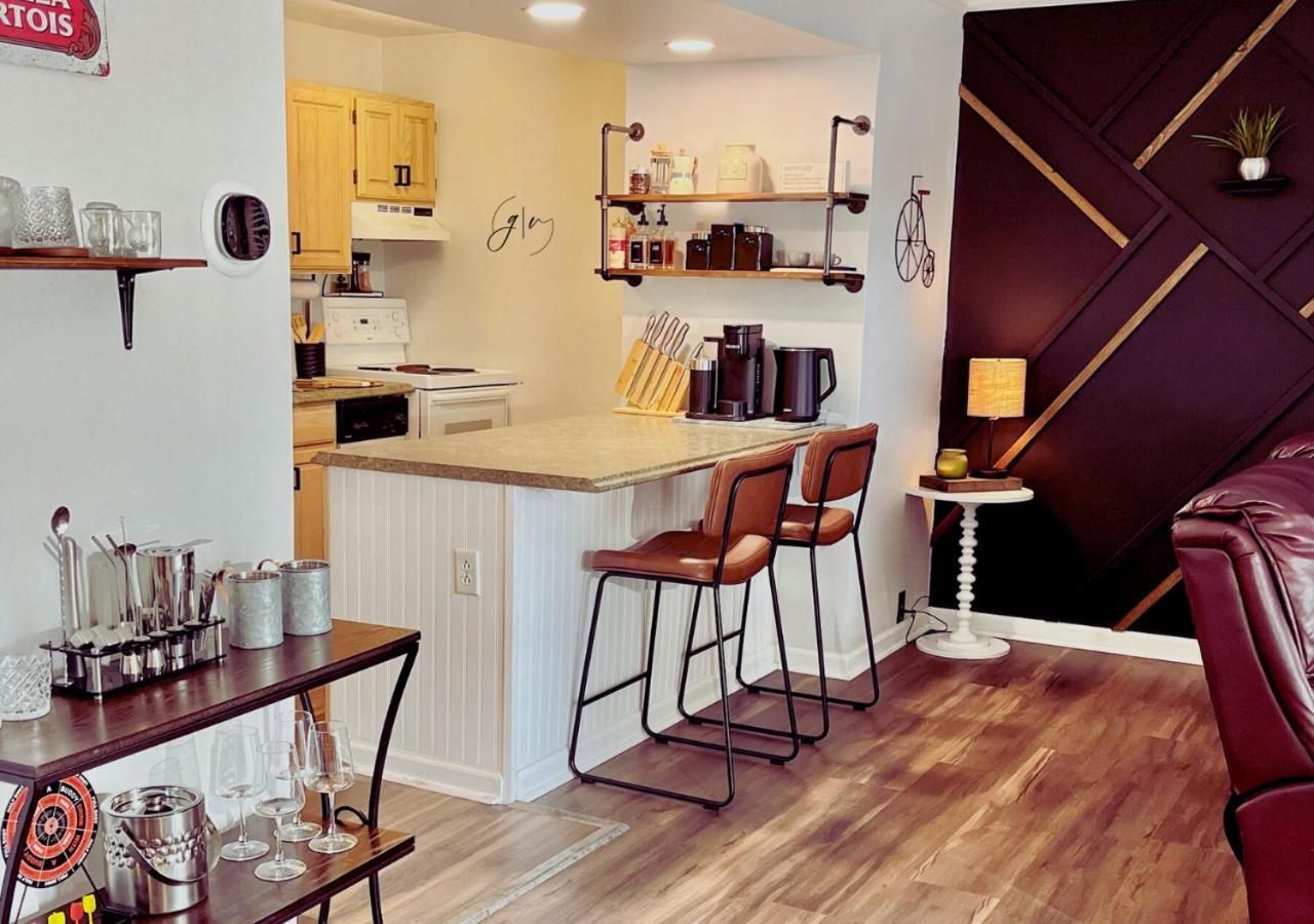 Getaway Villa- 3 Mins To Mohegan- Fully Stocked With Two Full Beds & Fireplace- Jacuzzi, Saltwater Pools, Sauna 노위치 외부 사진